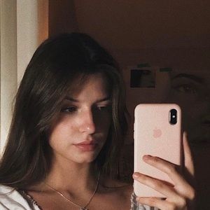 Meet your Posher, Ariane